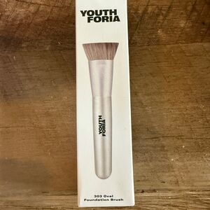 Youthforia 303 Oval Foundation Brush